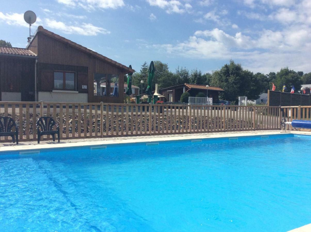Camping Porte Des Vosges Bulgnéville Exterior foto